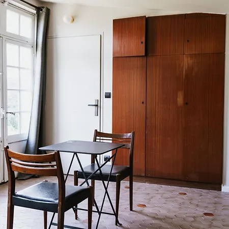 Les Glycines - Acces Piscine