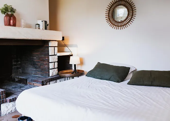 Les Glycines - Acces Piscine *